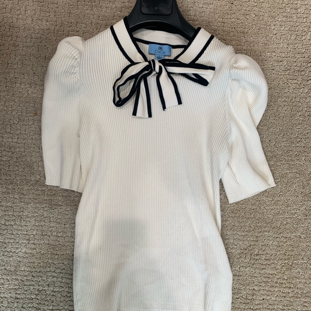 Puff sleeve bow top
